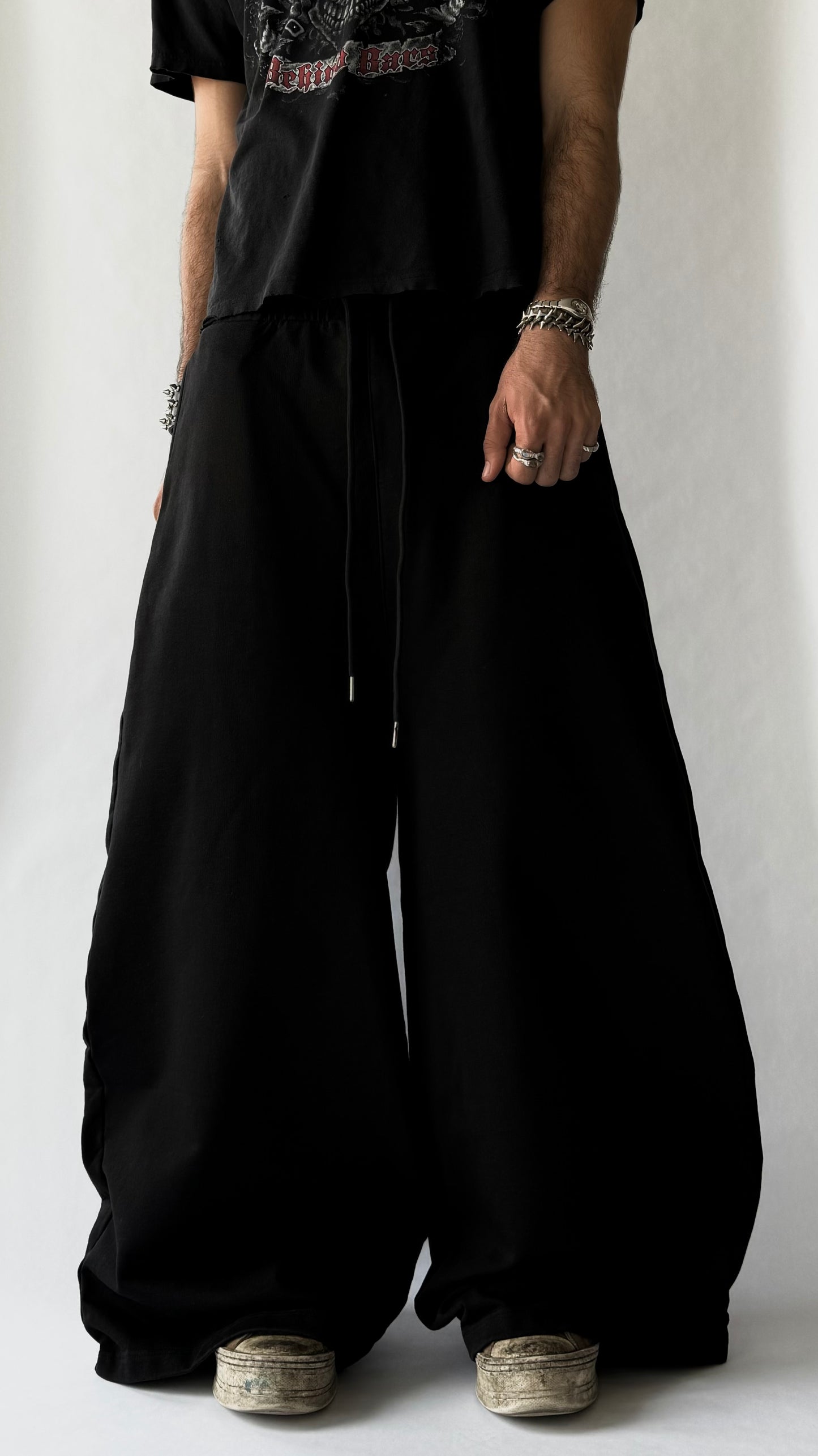 BIG SWEATPANTS - BLACK