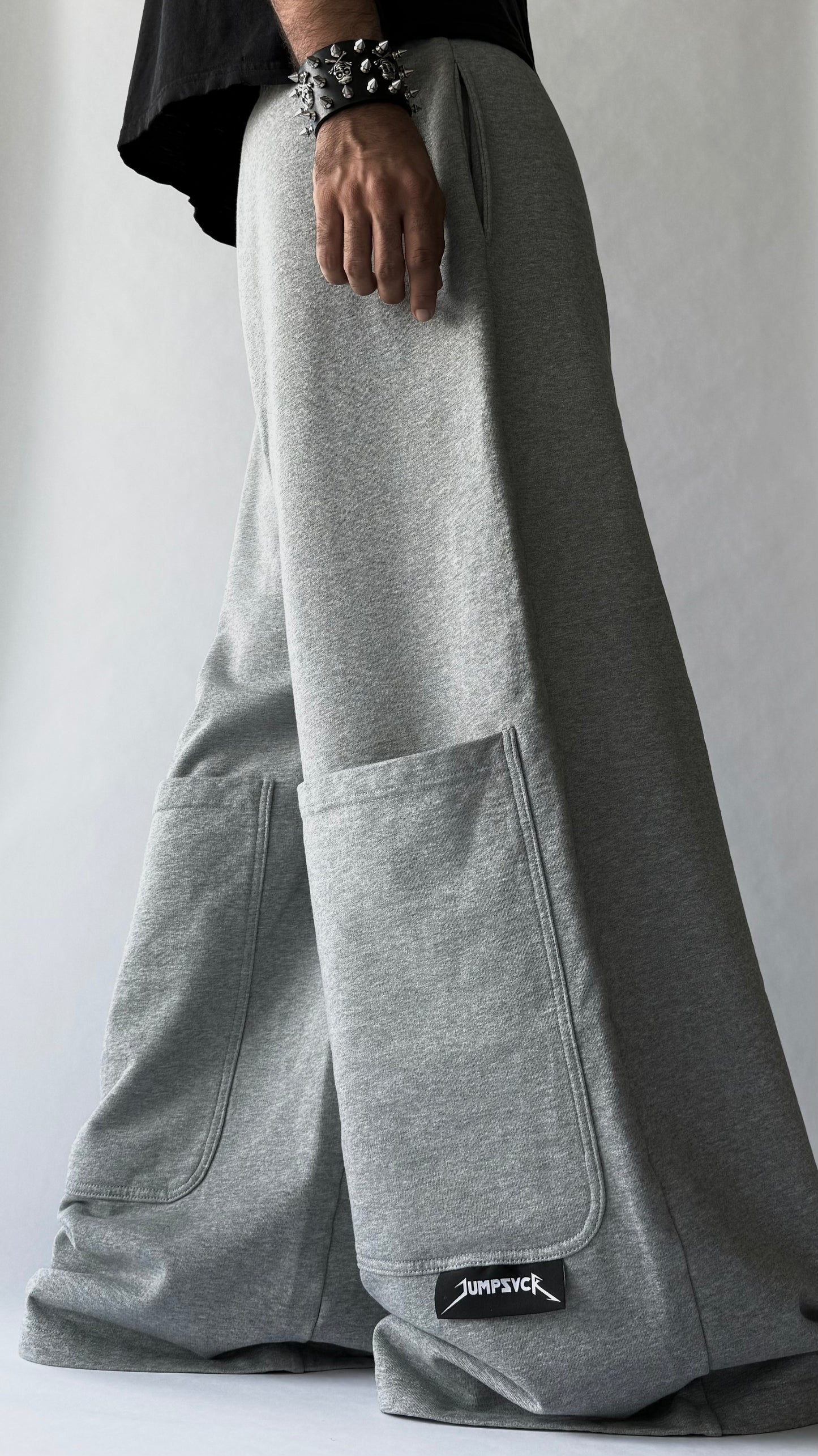 BIG POCKET SWEATPANTS - GREY