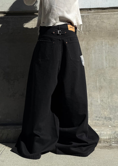 DISTRESSED "CLASP" JEANS